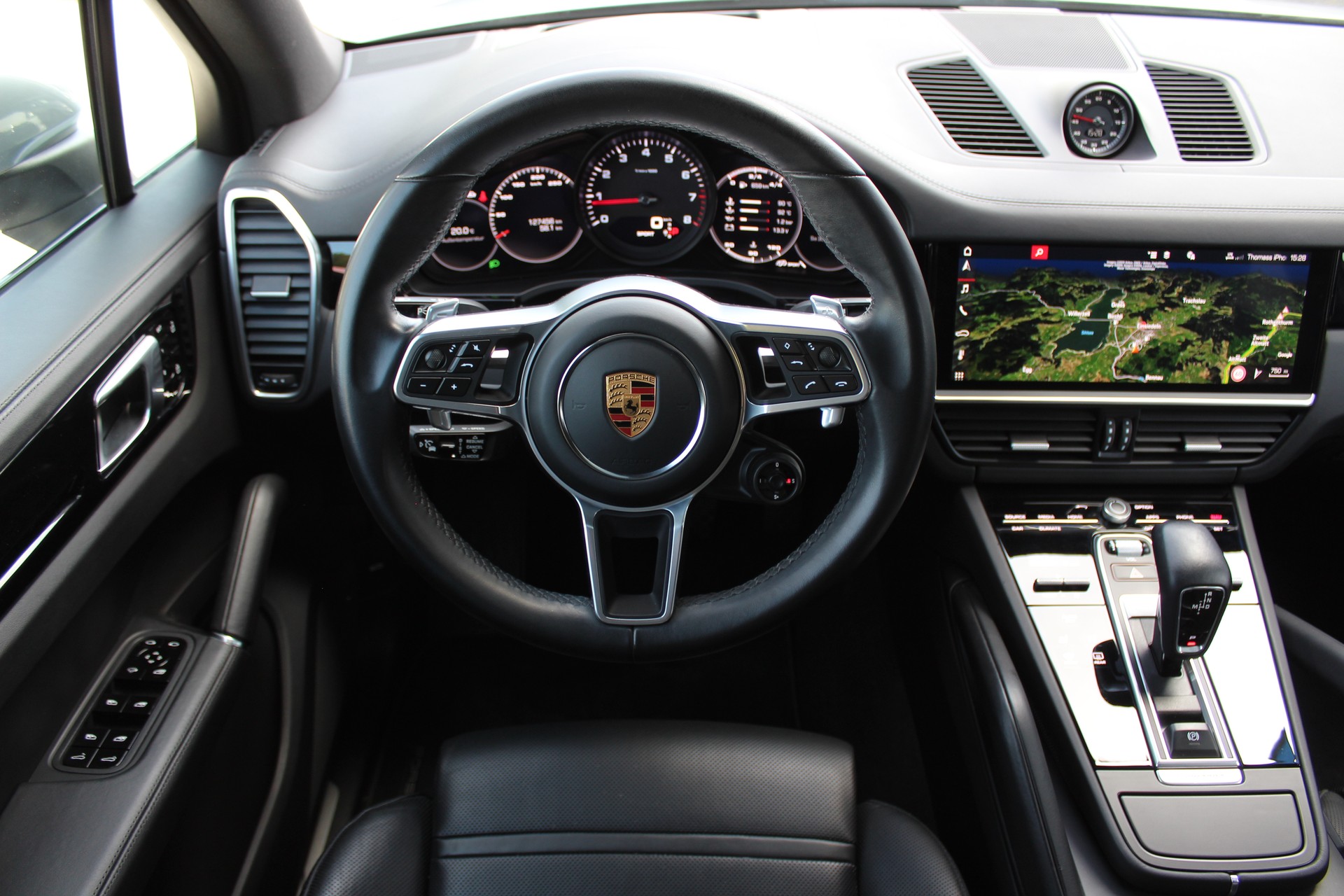 PORSCHE Cayenne-image-11