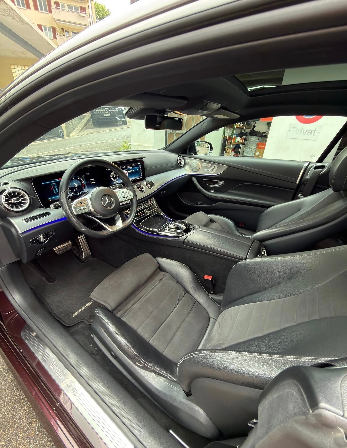 MERCEDES-BENZ E 220 d Limousine-image-4