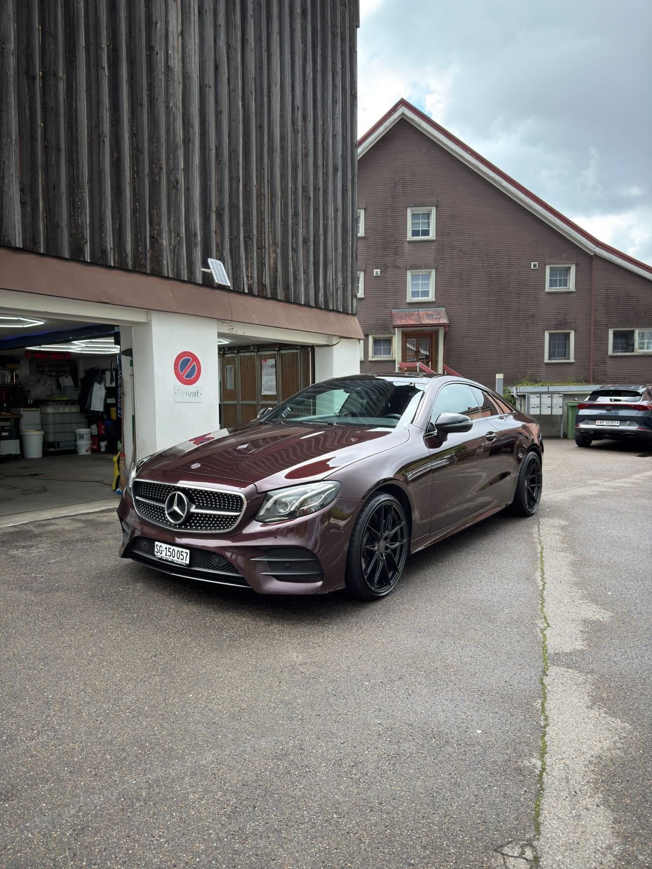 MERCEDES-BENZ E 220 d Limousine-image-1