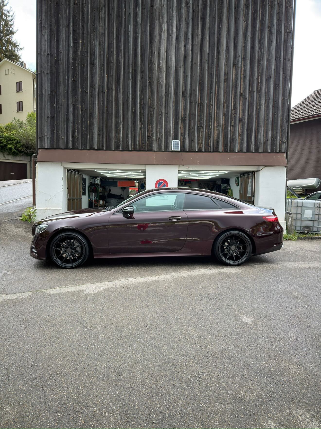 MERCEDES-BENZ E 220 d Limousine