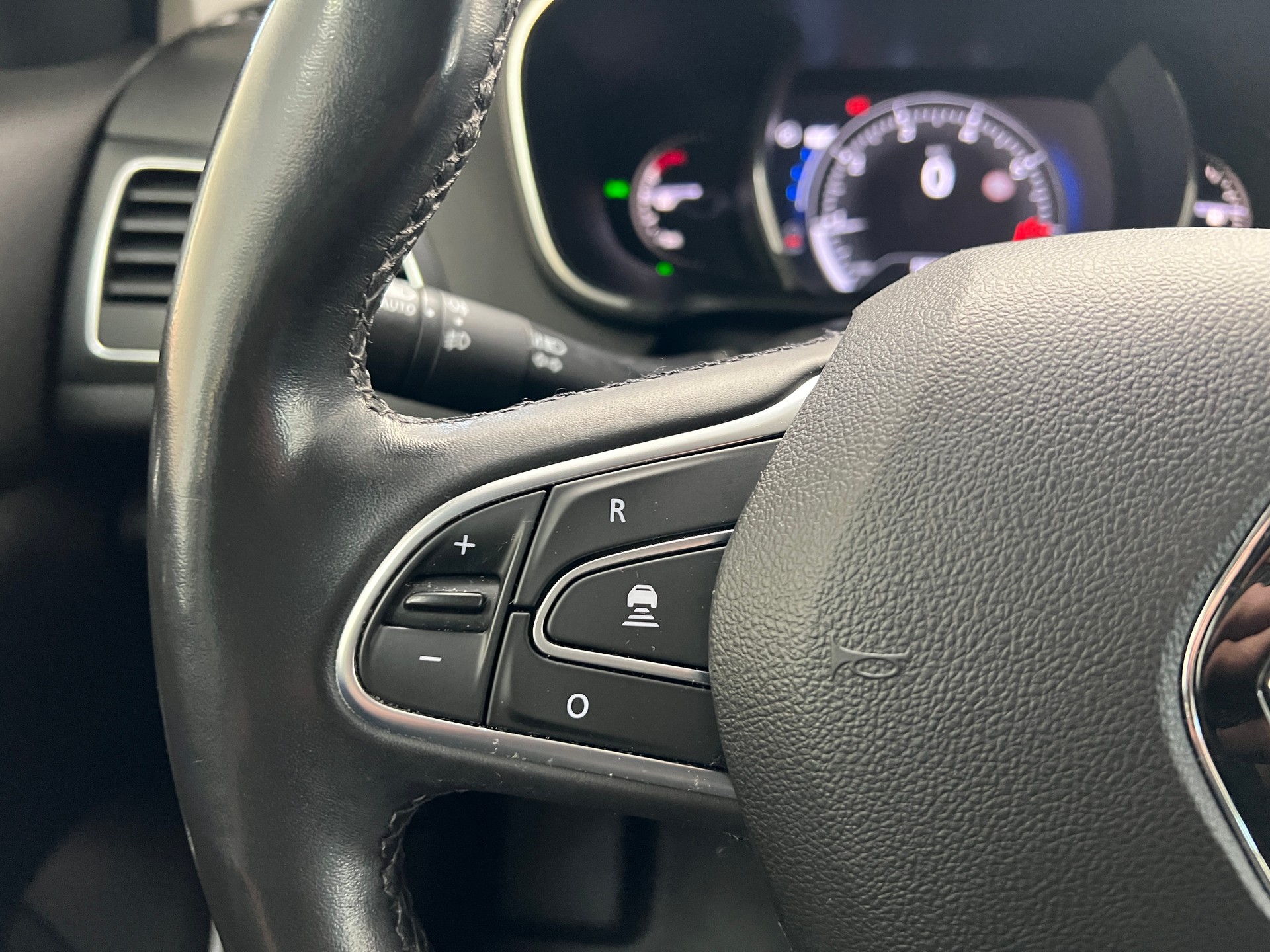 RENAULT Mégane Grandtour 1.3 16V Turbo GT Line EDC-image-12