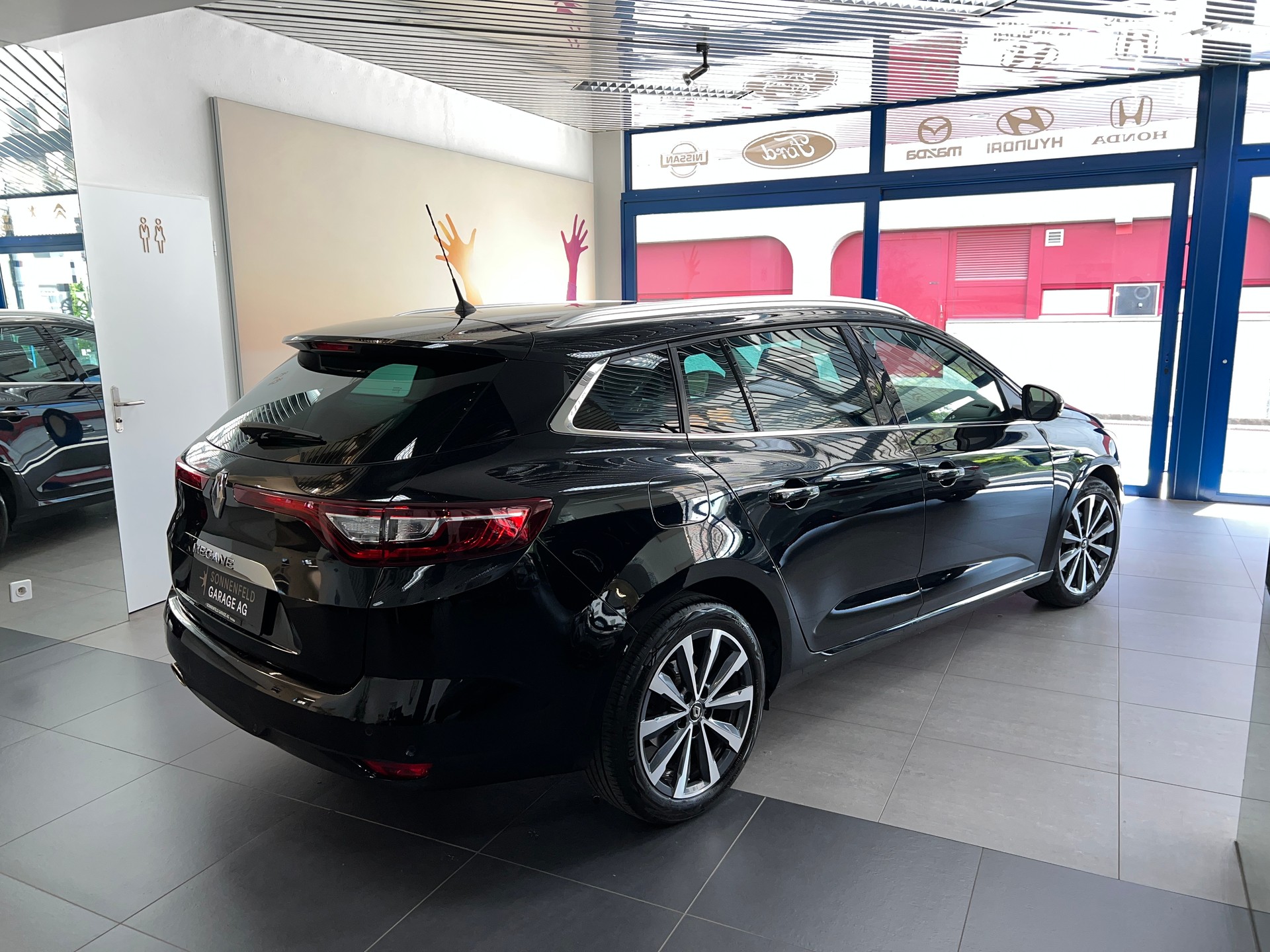 RENAULT Mégane Grandtour 1.3 16V Turbo GT Line EDC-image-4