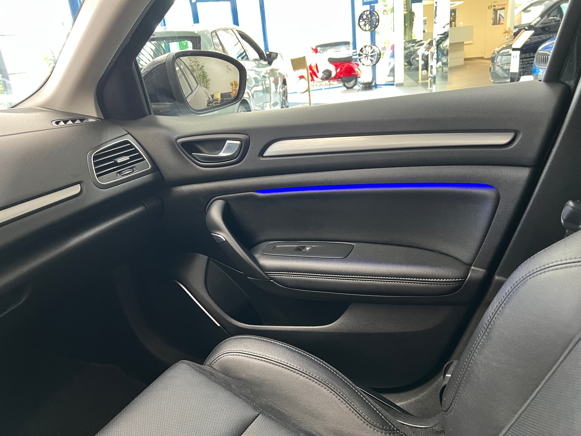 RENAULT Mégane Grandtour 1.3 16V Turbo GT Line EDC-image-23