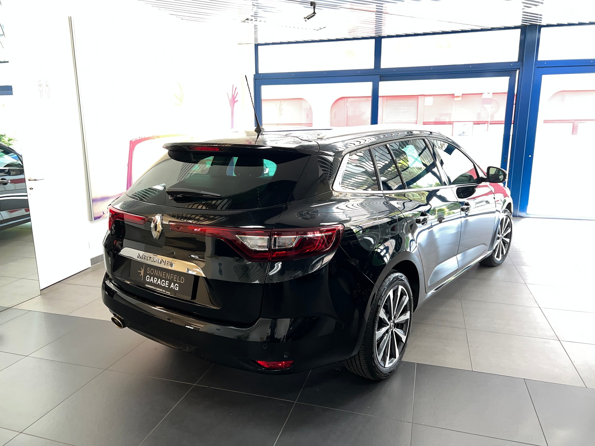 RENAULT Mégane Grandtour 1.3 16V Turbo GT Line EDC-image-3