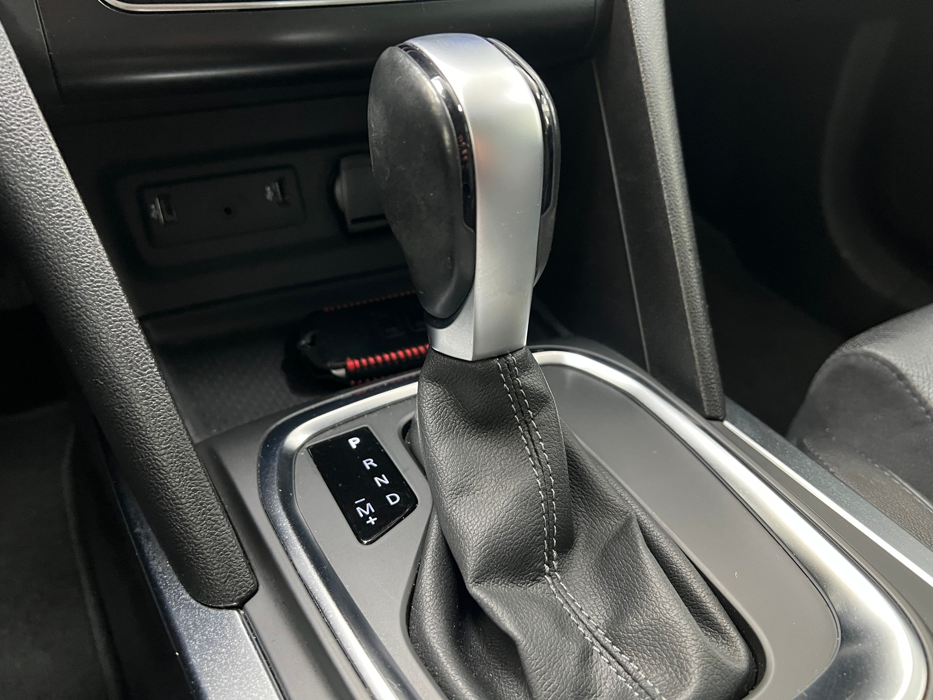 RENAULT Mégane Grandtour 1.3 16V Turbo GT Line EDC-image-14