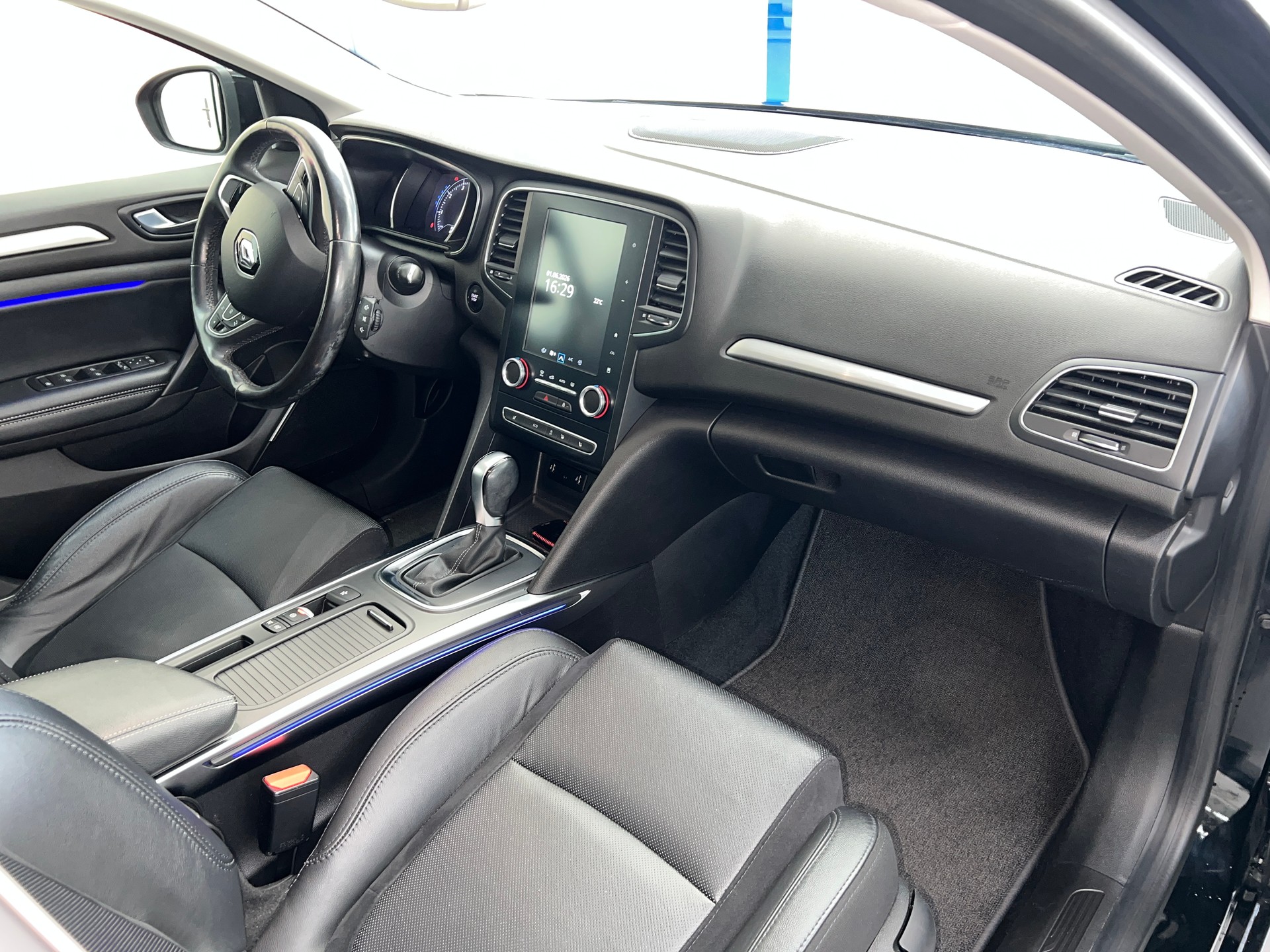 RENAULT Mégane Grandtour 1.3 16V Turbo GT Line EDC-image-8