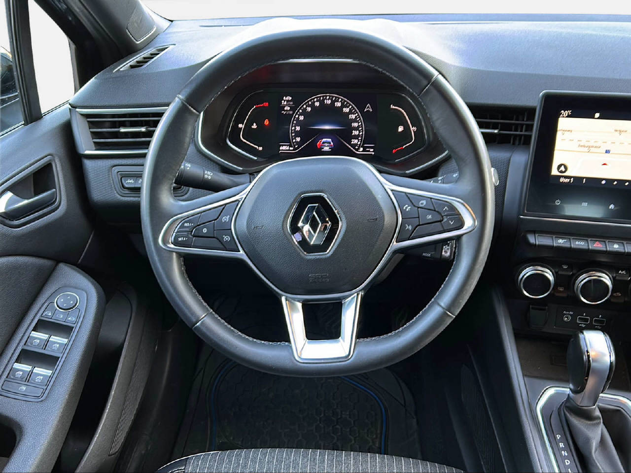 RENAULT Clio 1.0 TCe 100 Intens CVT-showroom-element-3