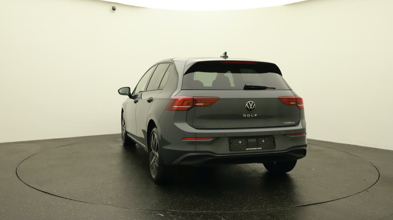 VW Golf VIII 1.5 TSI PHEV Limited-showroom-element-3