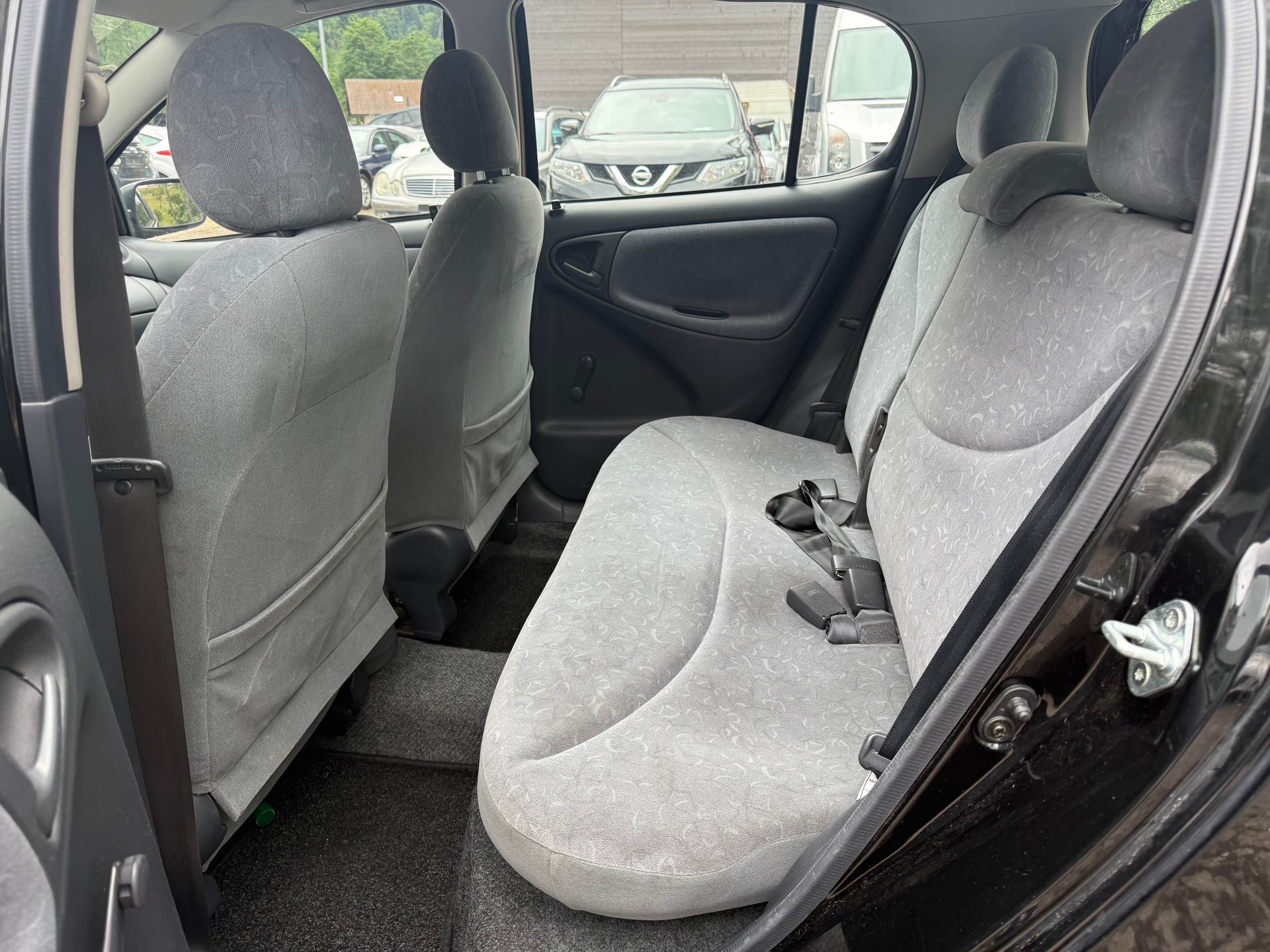 TOYOTA Yaris 1.3 Linea Sol-image-10