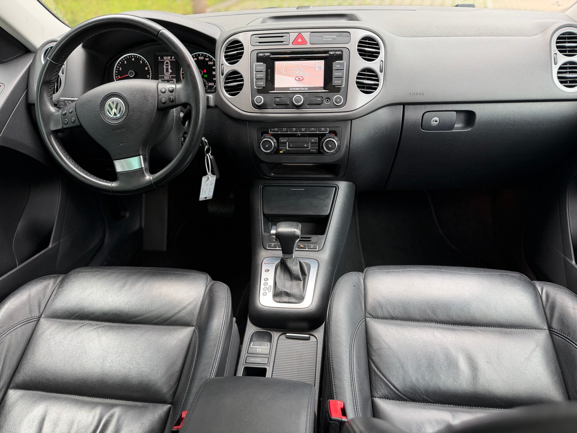 VW Tiguan 2.0 TSI Sport&Style Tiptronic-image-15