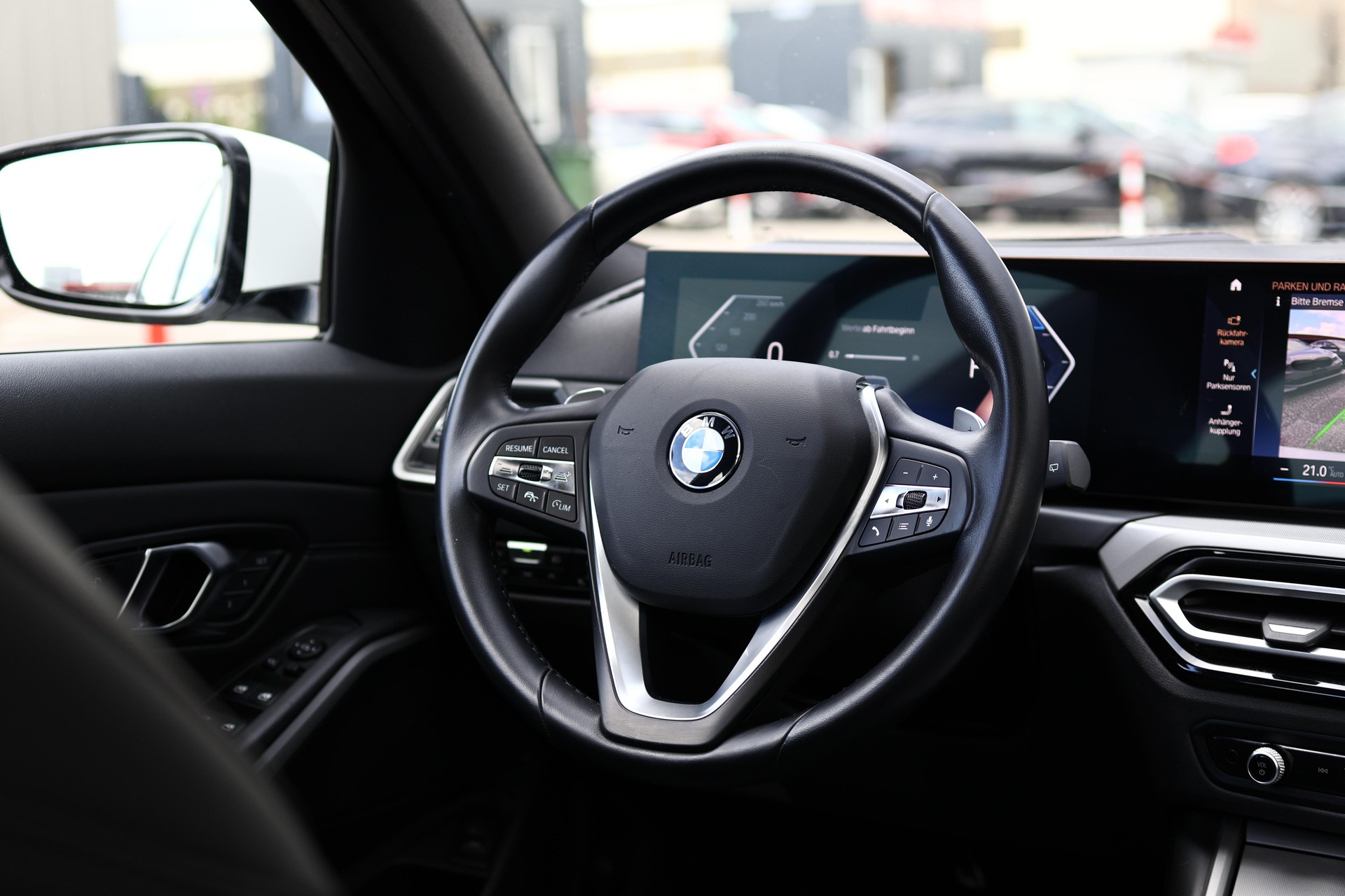 BMW 320d xDrive Touring * Elektrische Sitzverstellung mit Memory * Panorama * AHK * Head-Up Display *-image-22