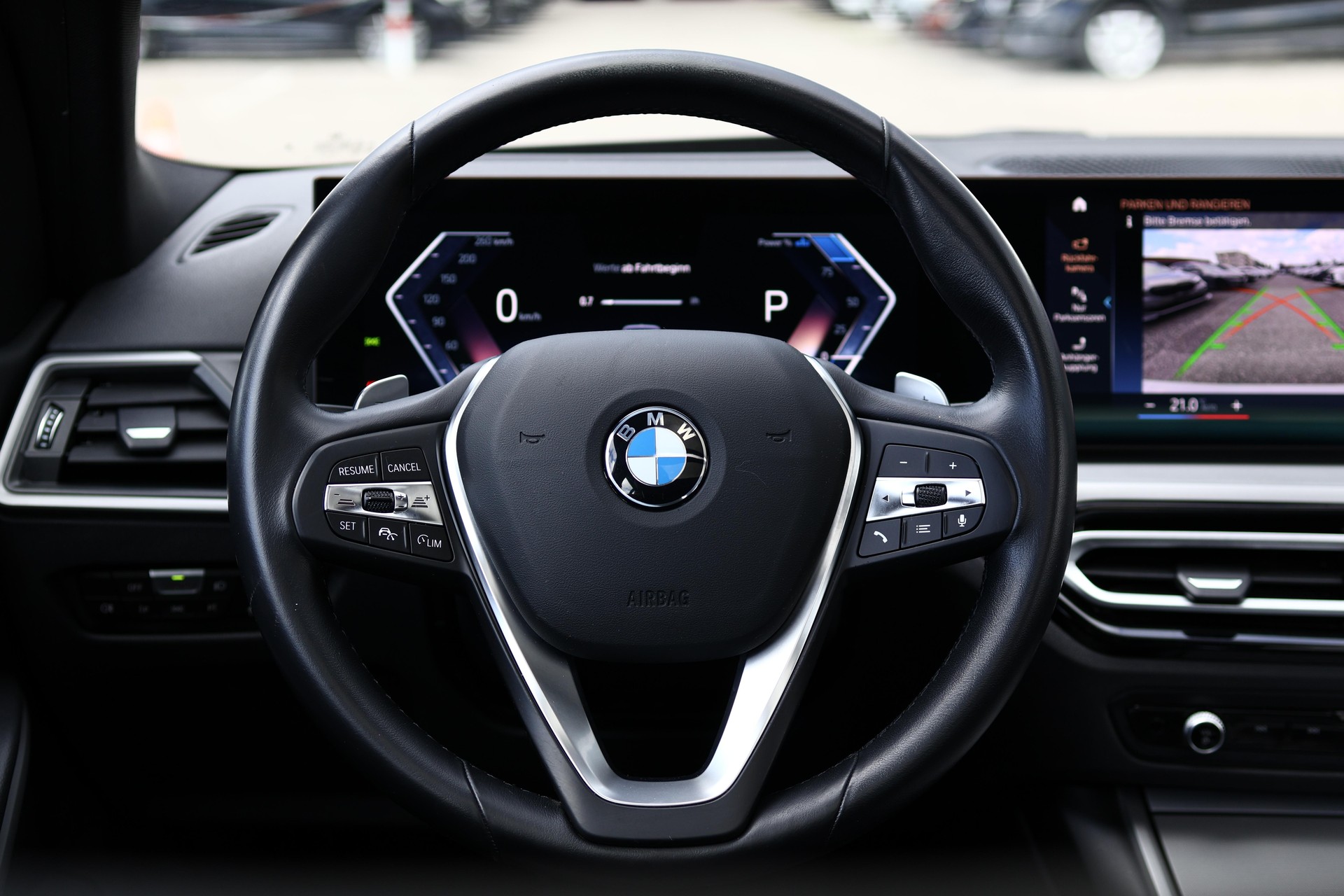 BMW 320d xDrive Touring * Elektrische Sitzverstellung mit Memory * Panorama * AHK * Head-Up Display *-image-19