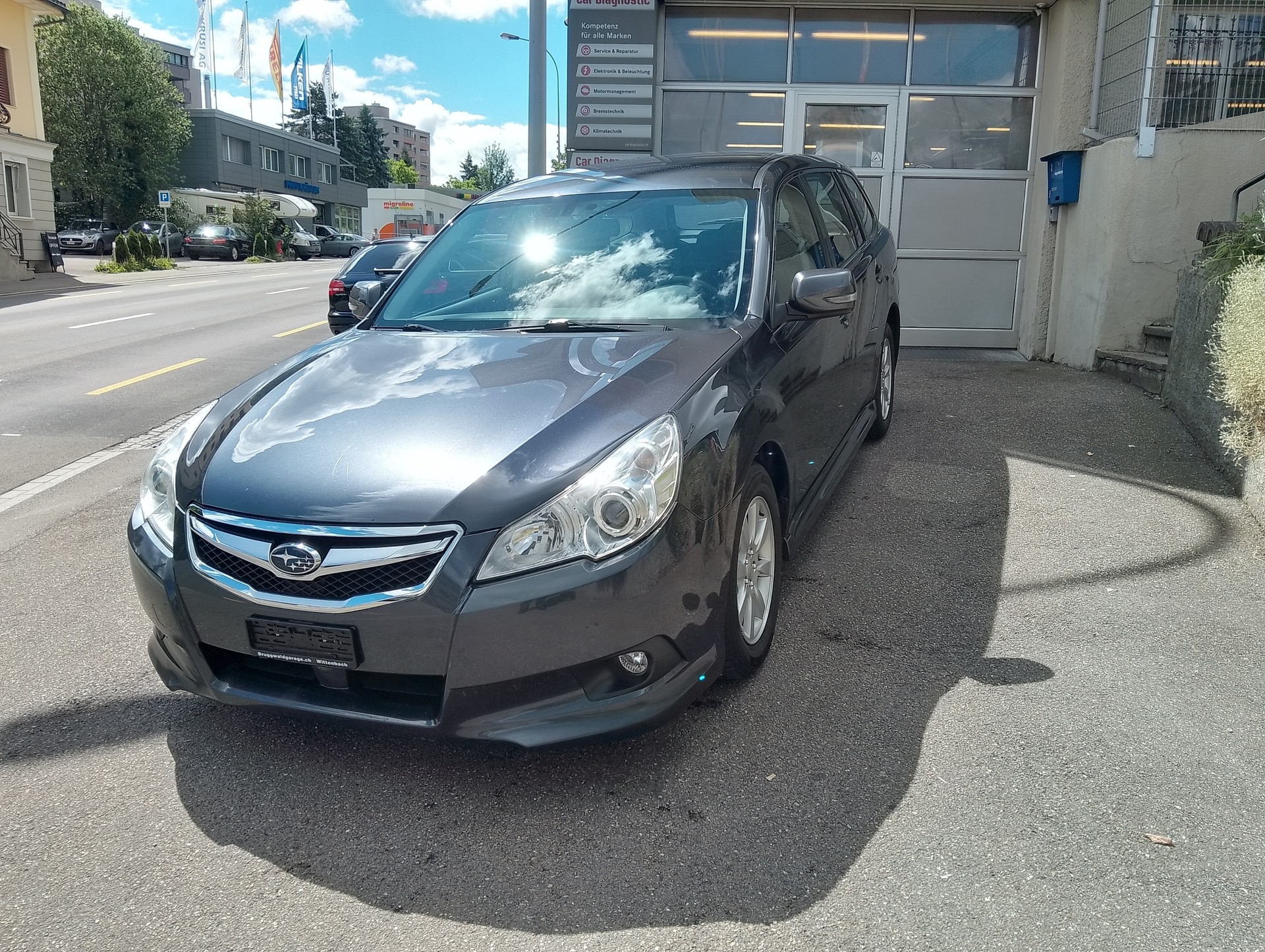SUBARU Legacy 2.0i Swiss AWD Lineartronic-image-1