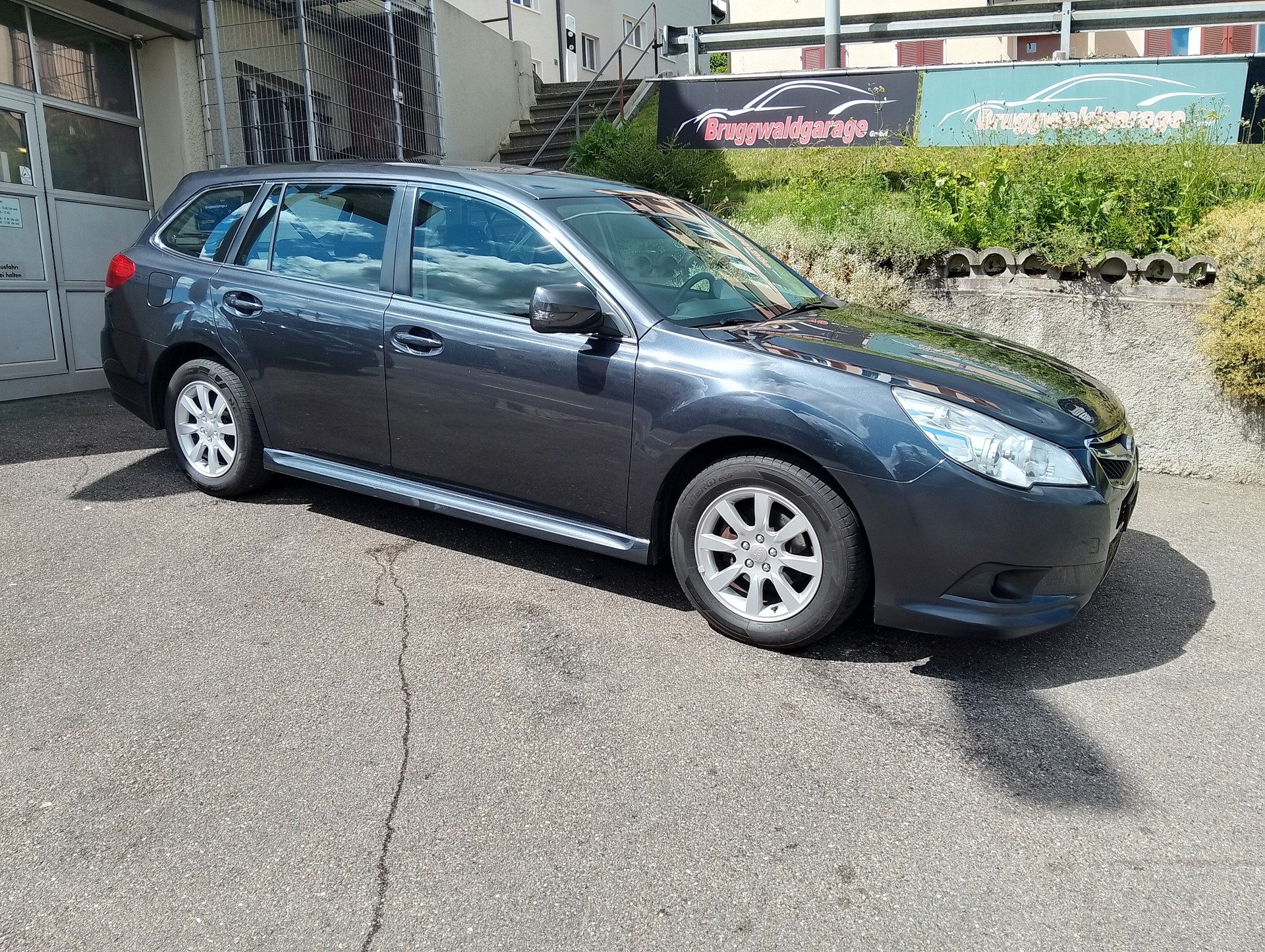 SUBARU Legacy 2.0i Swiss AWD Lineartronic-image-5