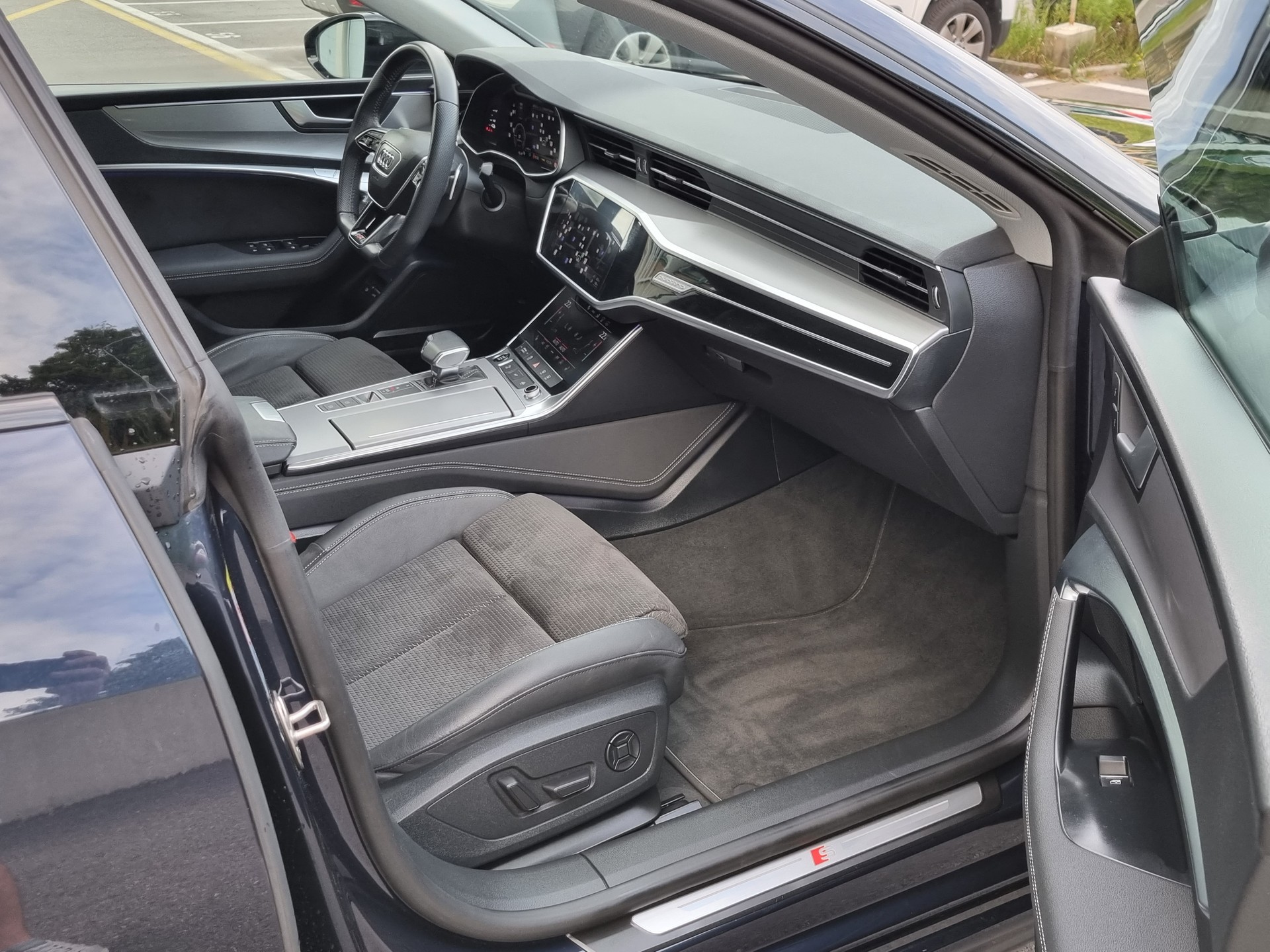 AUDI A7 Sportback 55 TFSI e quattro S-tronic-image-10