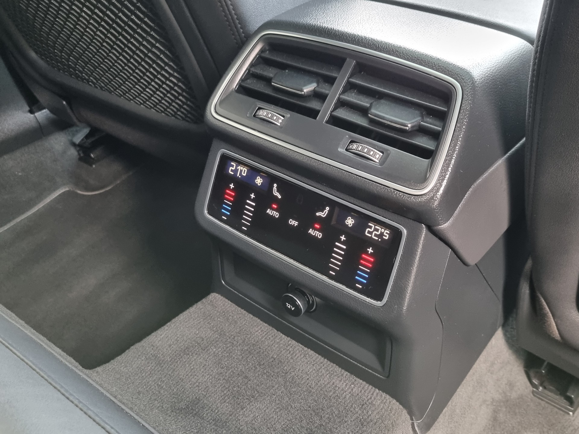 AUDI A7 Sportback 55 TFSI e quattro S-tronic-image-13