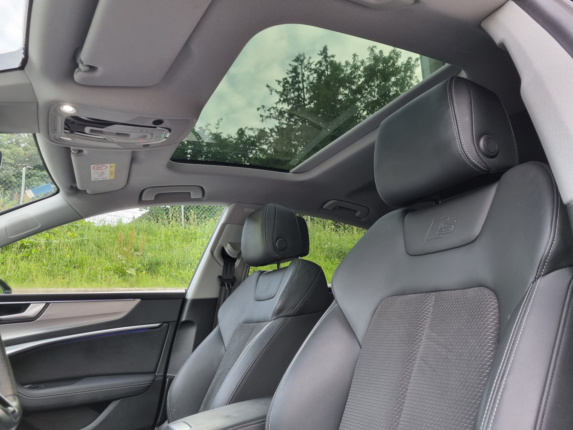 AUDI A7 Sportback 55 TFSI e quattro S-tronic-image-11