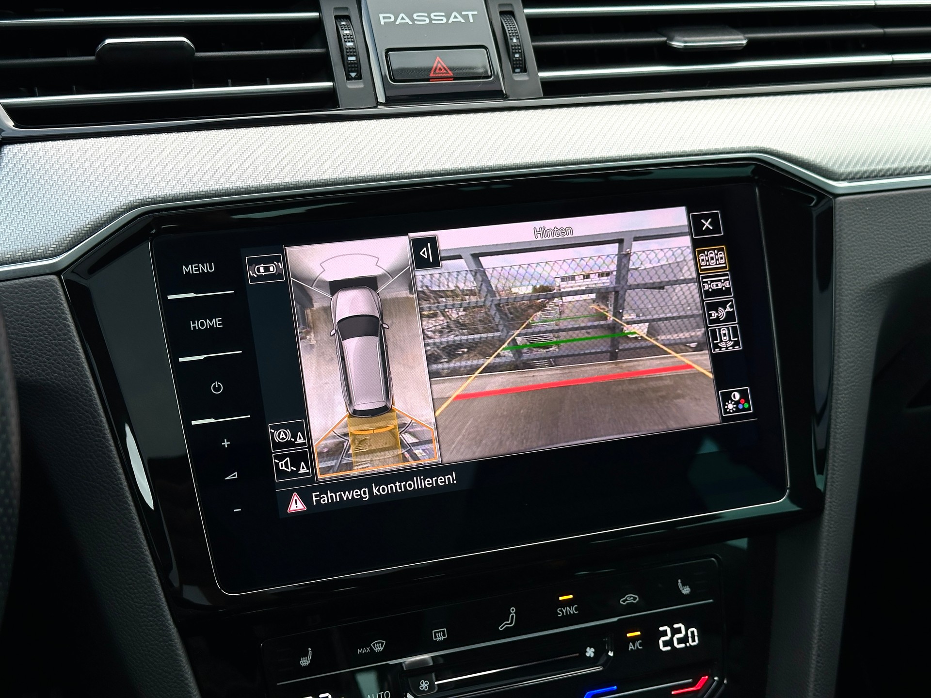 VW Passat Variant 2.0 TSI Elegance 4Motion DSG-image-17