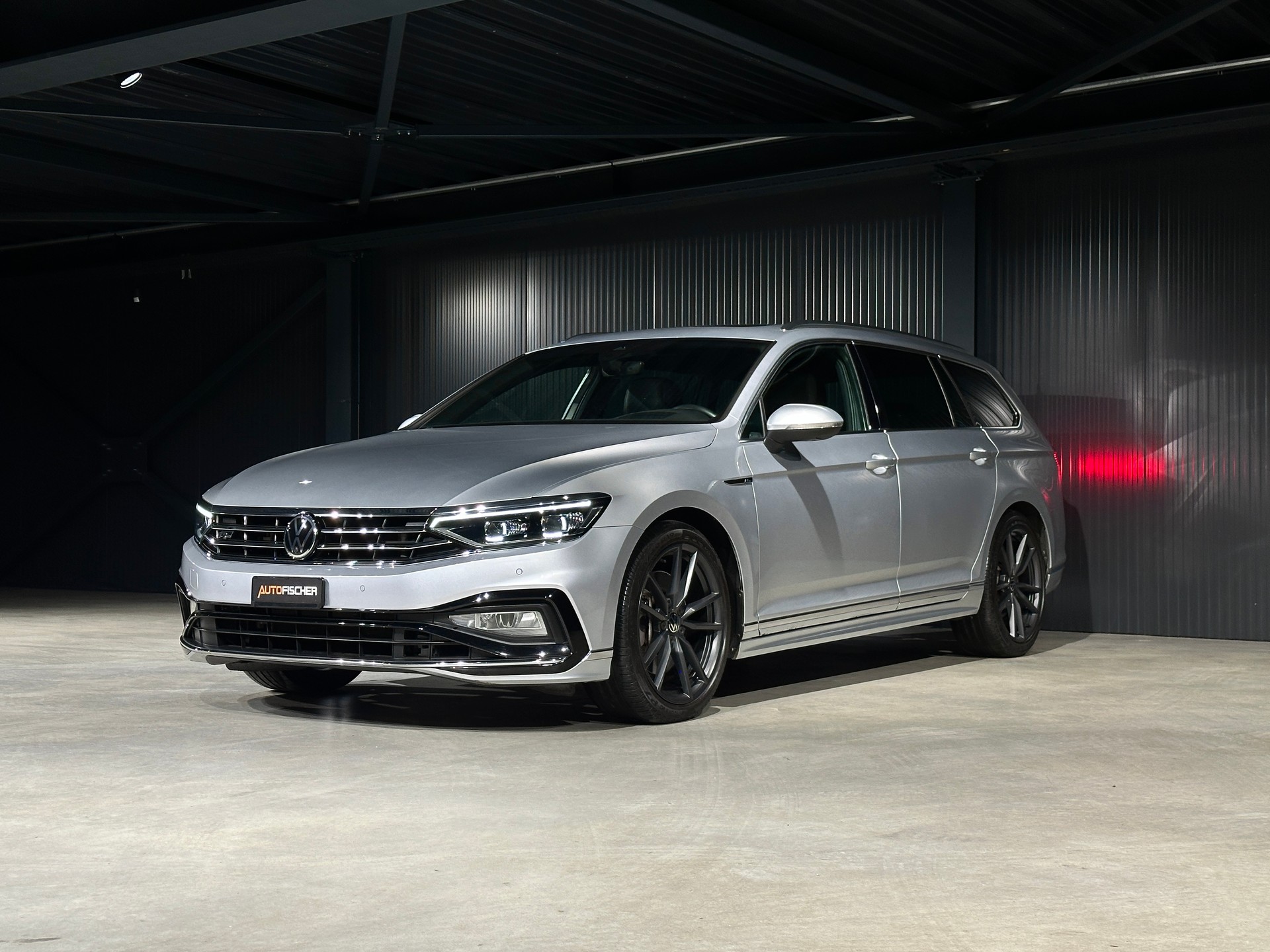 VW Passat Variant 2.0 TSI Elegance 4Motion DSG-image-3