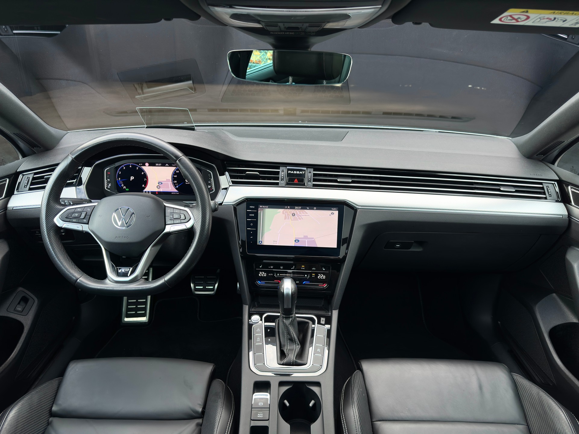 VW Passat Variant 2.0 TSI Elegance 4Motion DSG-image-13