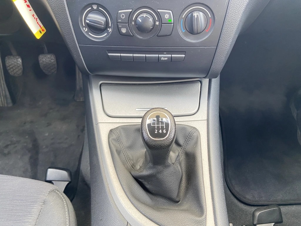BMW 118i-image-9
