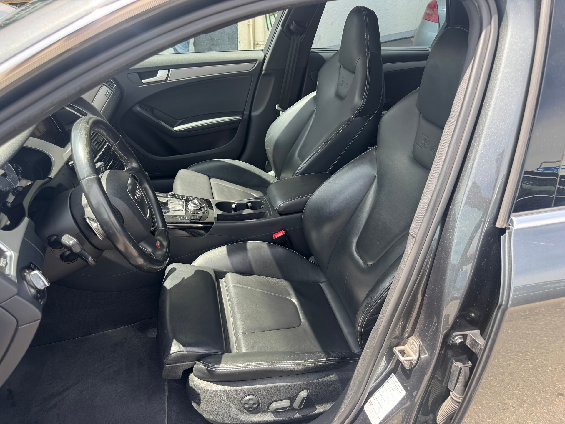 AUDI S4 Avant 3.0 TFSI quattro-image-9