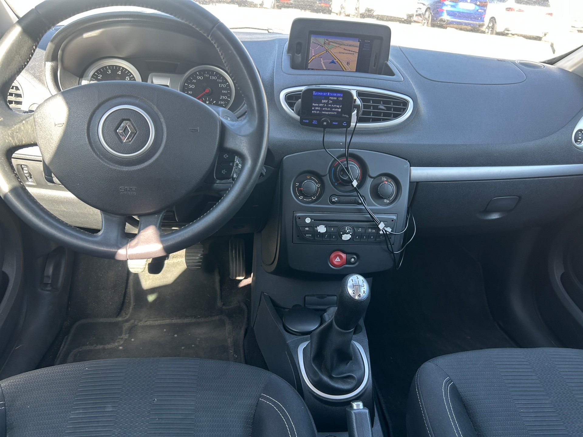 RENAULT Clio Grandtour 1.2 16V Expression-image-8
