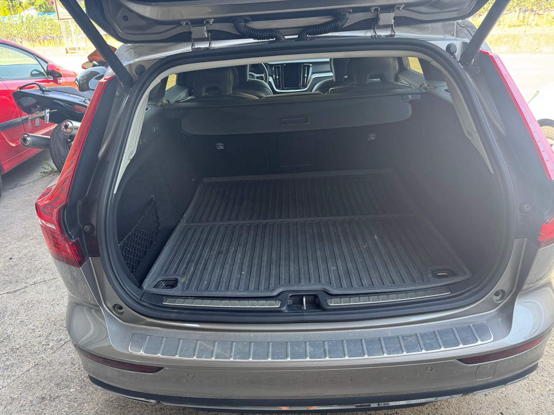 VOLVO V60 D4 AWD Inscription Geartronic-image-6