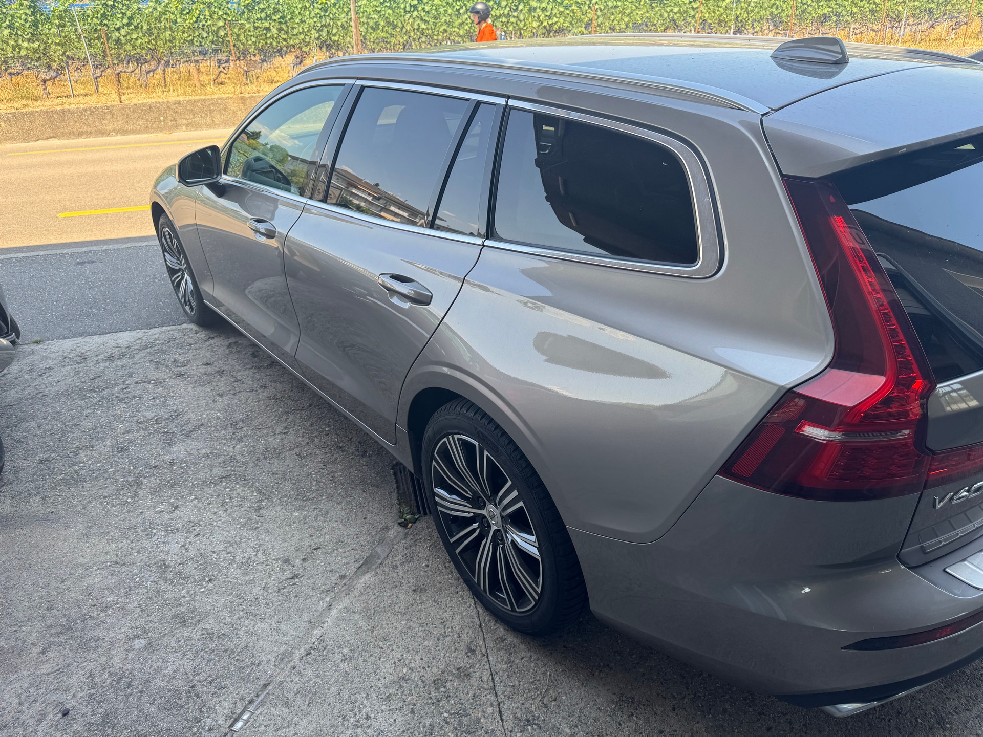 VOLVO V60 D4 AWD Inscription Geartronic-image-2