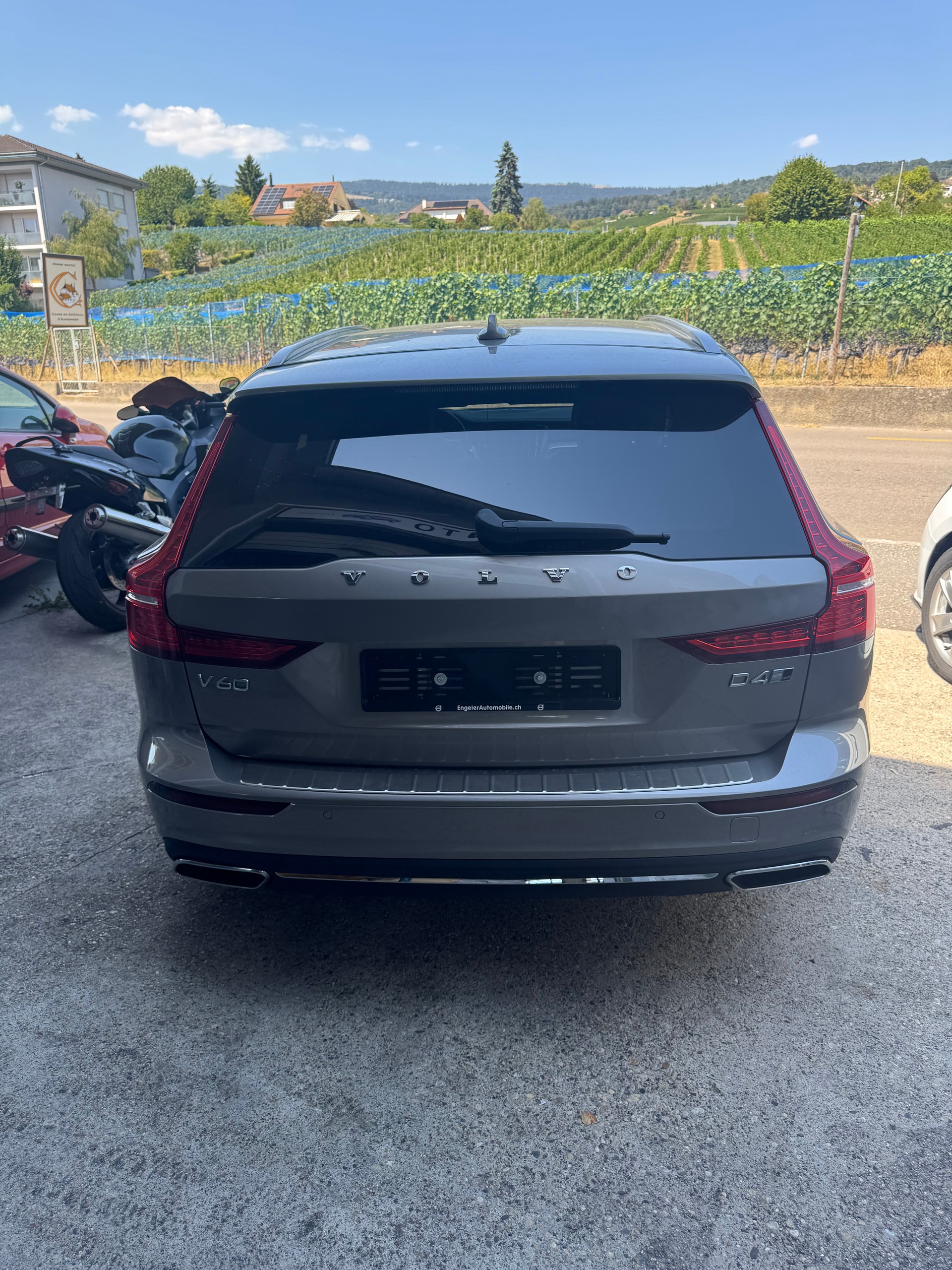 VOLVO V60 D4 AWD Inscription Geartronic-image-1