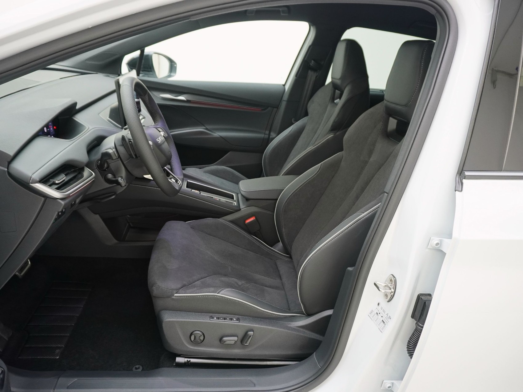 SKODA Enyaq iV 85 SportLine Maxx-image-12