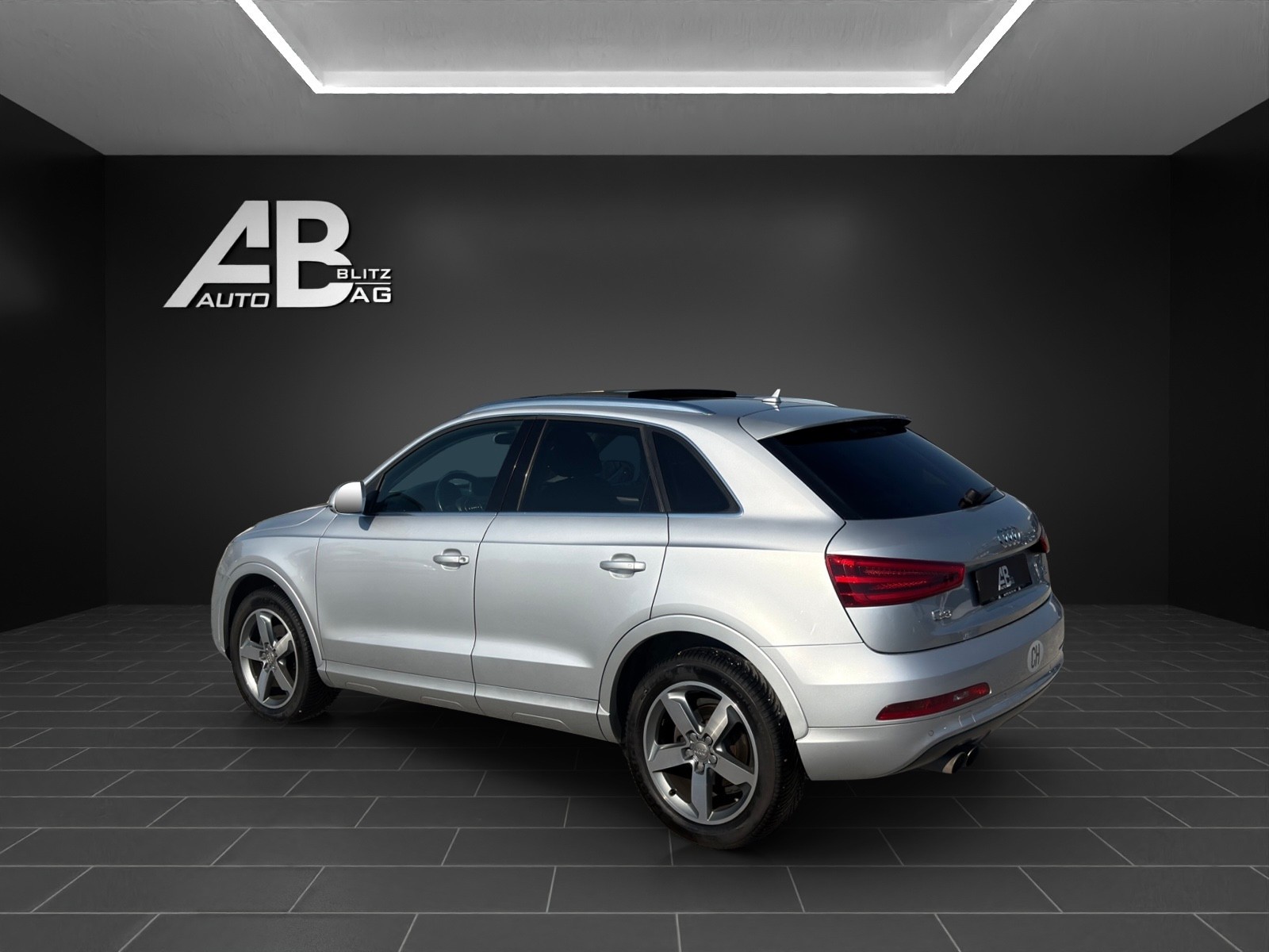 AUDI Q3 2.0 TDI quattro S-tronic mit 177 PS-image-2