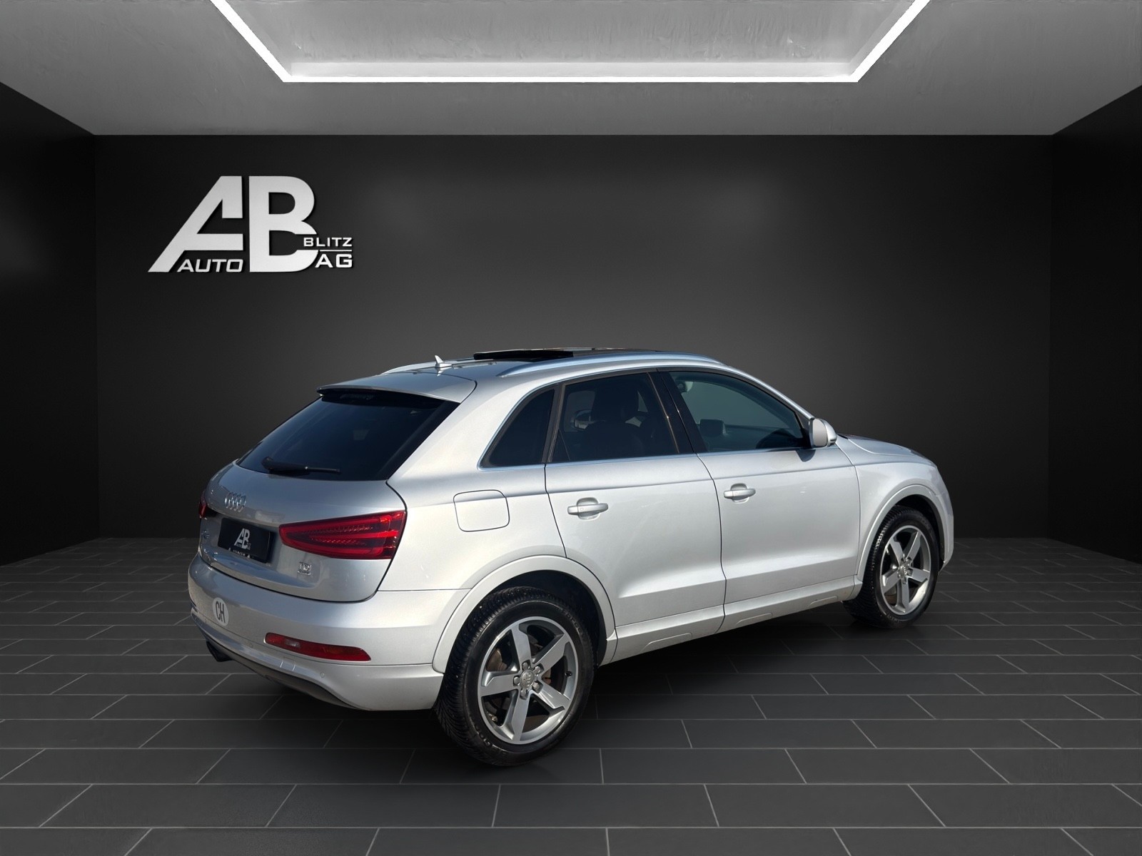AUDI Q3 2.0 TDI quattro S-tronic mit 177 PS-image-4