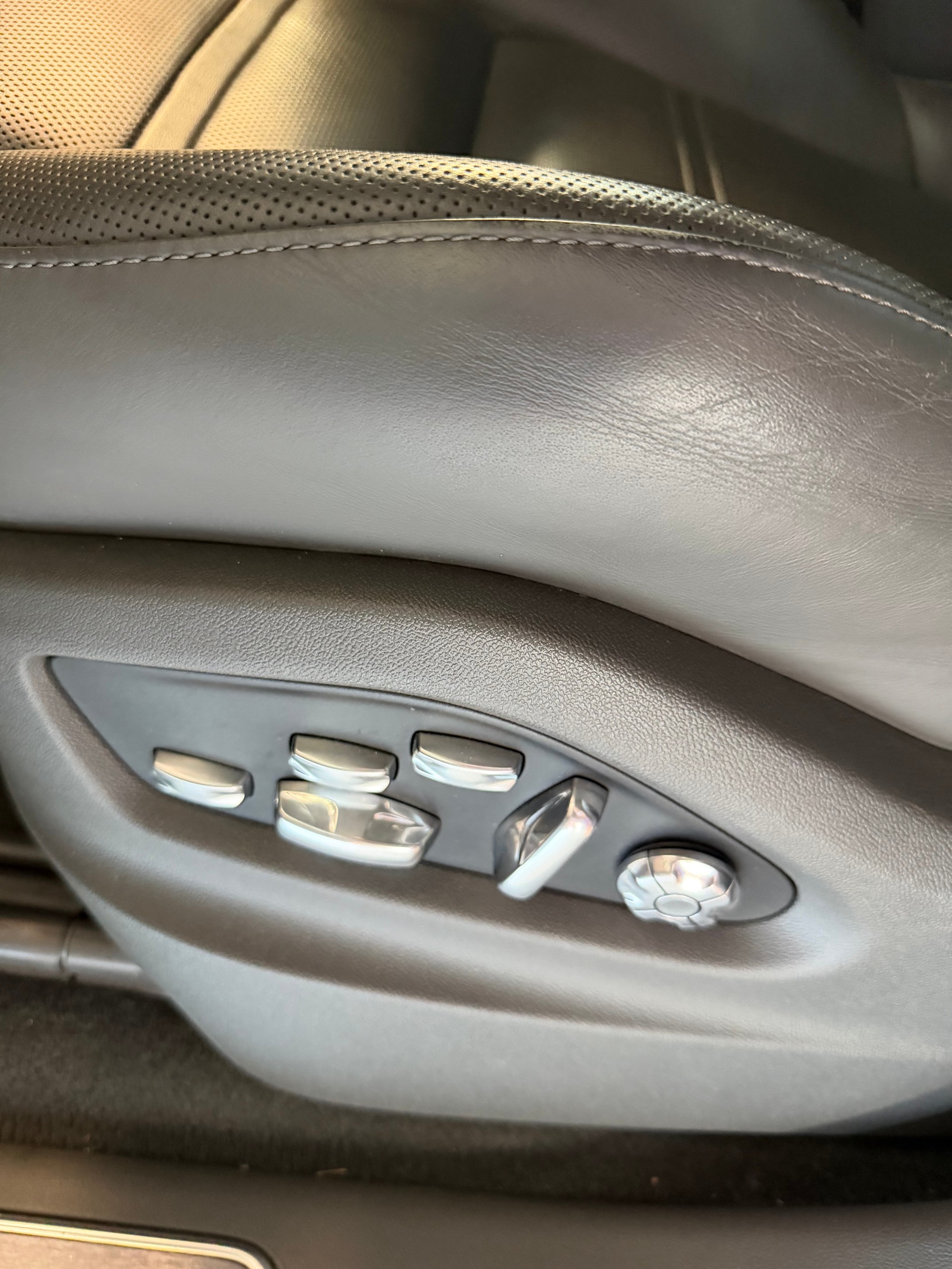PORSCHE Cayenne E-Hybrid-image-12