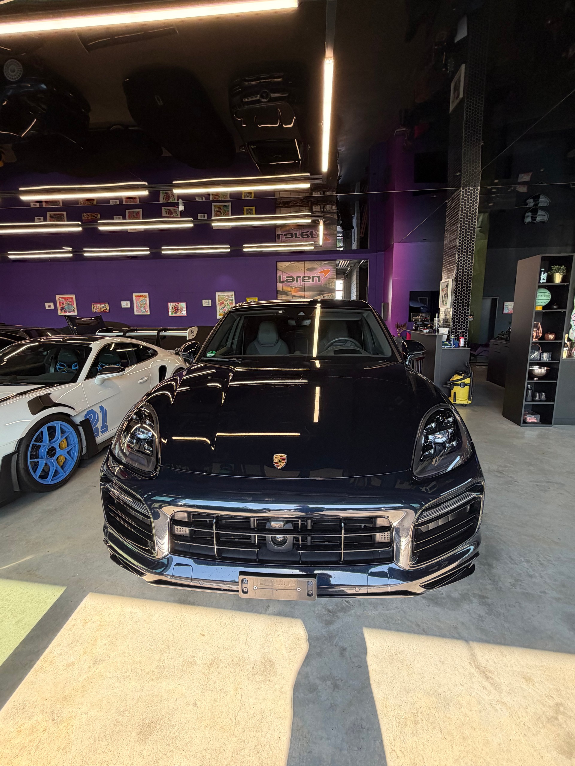 PORSCHE Cayenne E-Hybrid-image-3