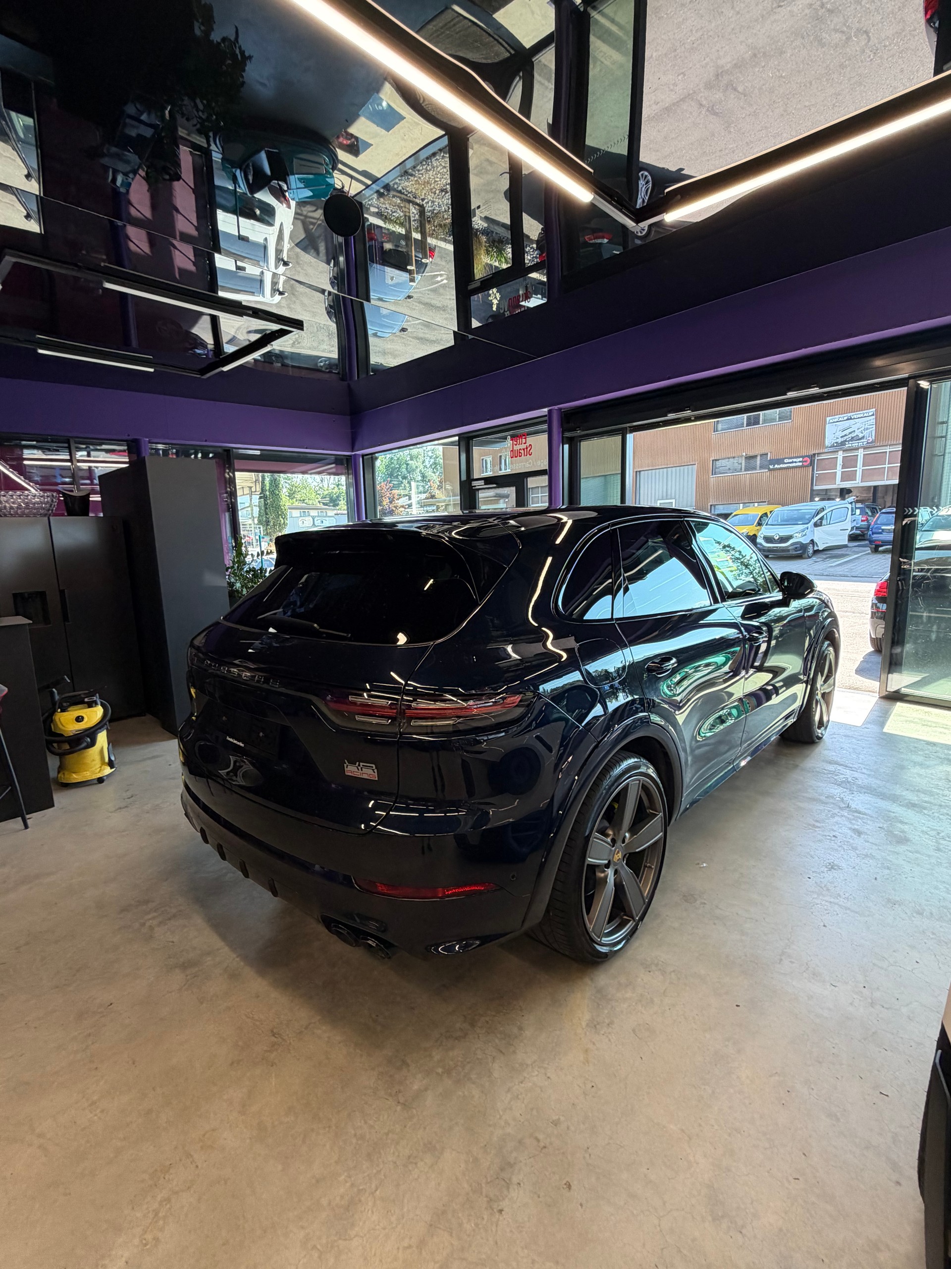 PORSCHE Cayenne E-Hybrid-image-7