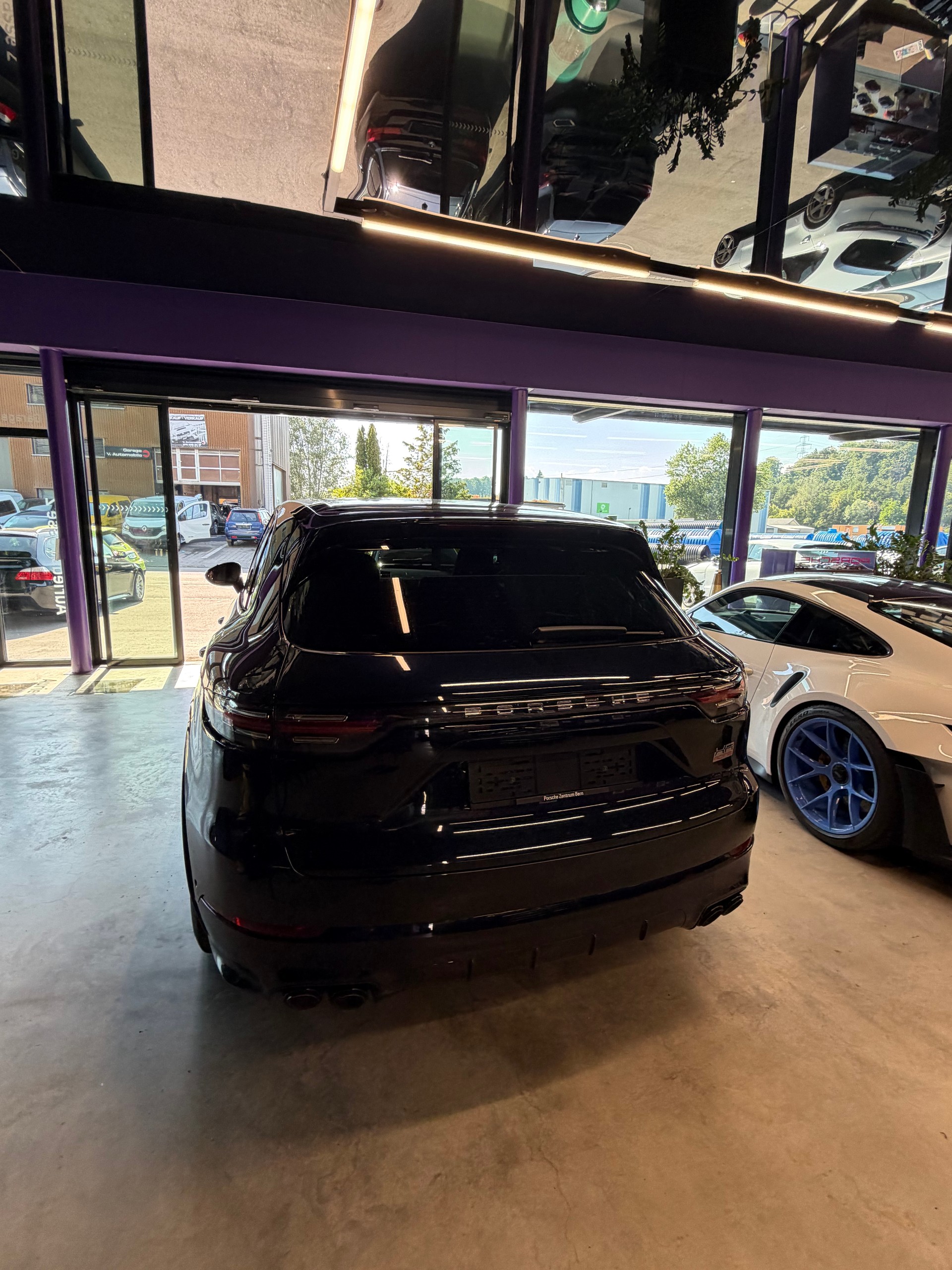 PORSCHE Cayenne E-Hybrid-image-8