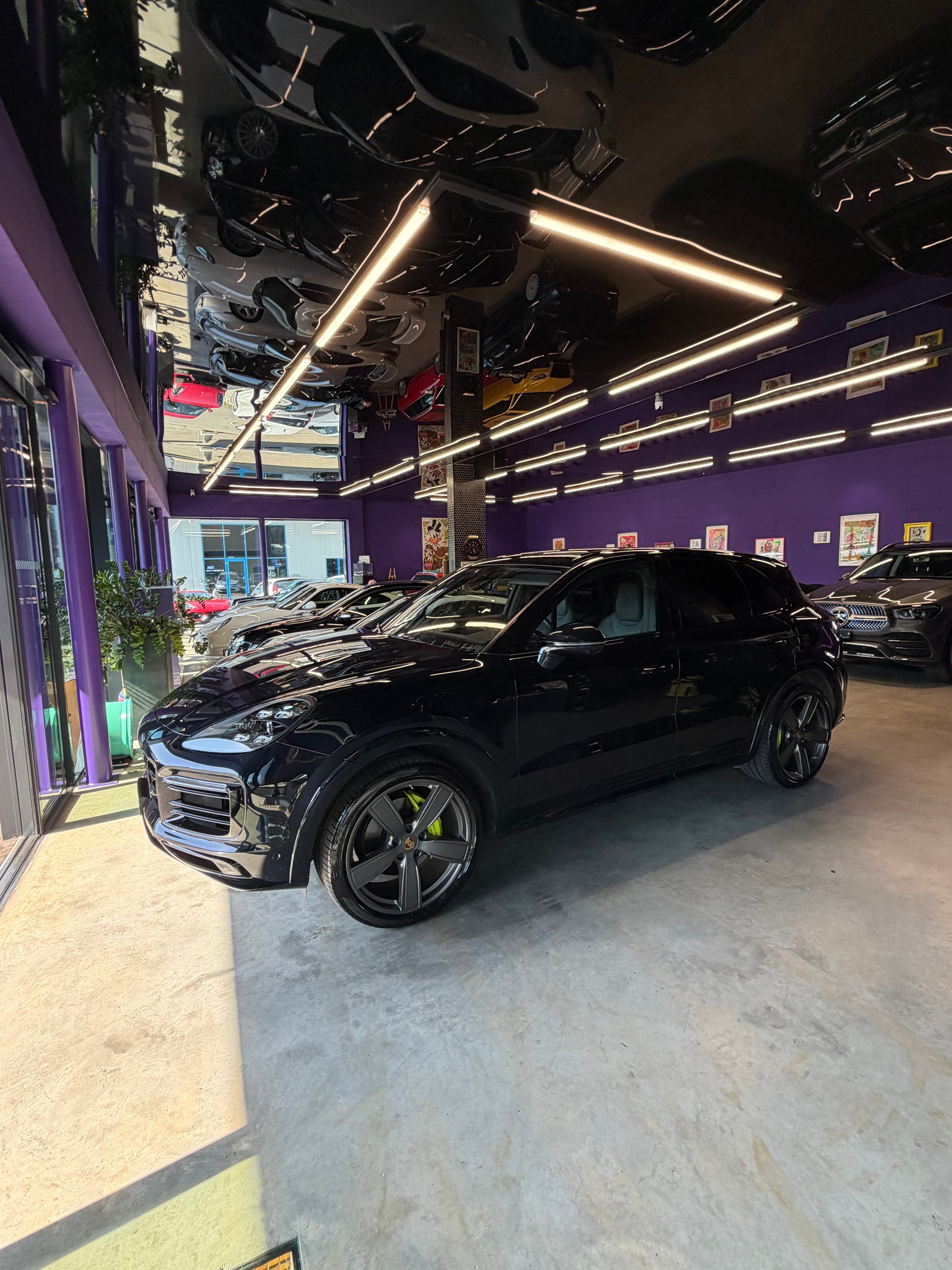 PORSCHE Cayenne E-Hybrid-image-1