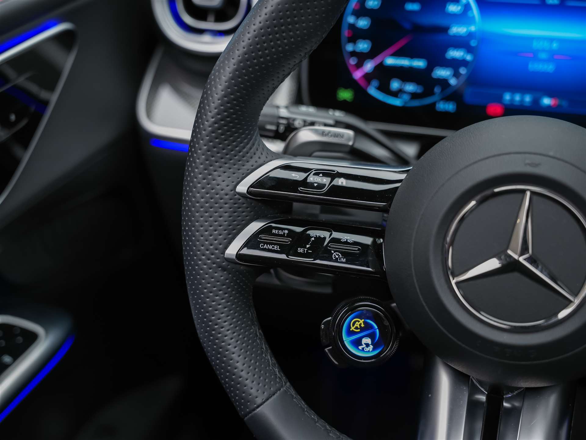 MERCEDES-BENZ GLC 43 AMG Executive Edition 4Matic 9G-Tronic *Head Up Display*Panorama*Abstandsregler*-image-29