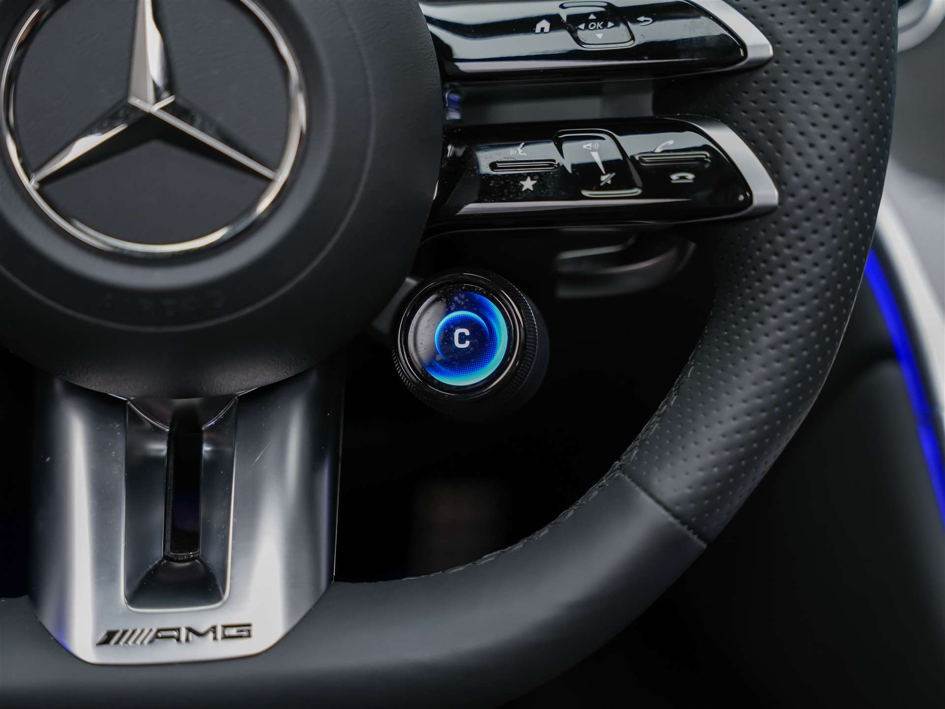 MERCEDES-BENZ GLC 43 AMG Executive Edition 4Matic 9G-Tronic *Head Up Display*Panorama*Abstandsregler*-image-32