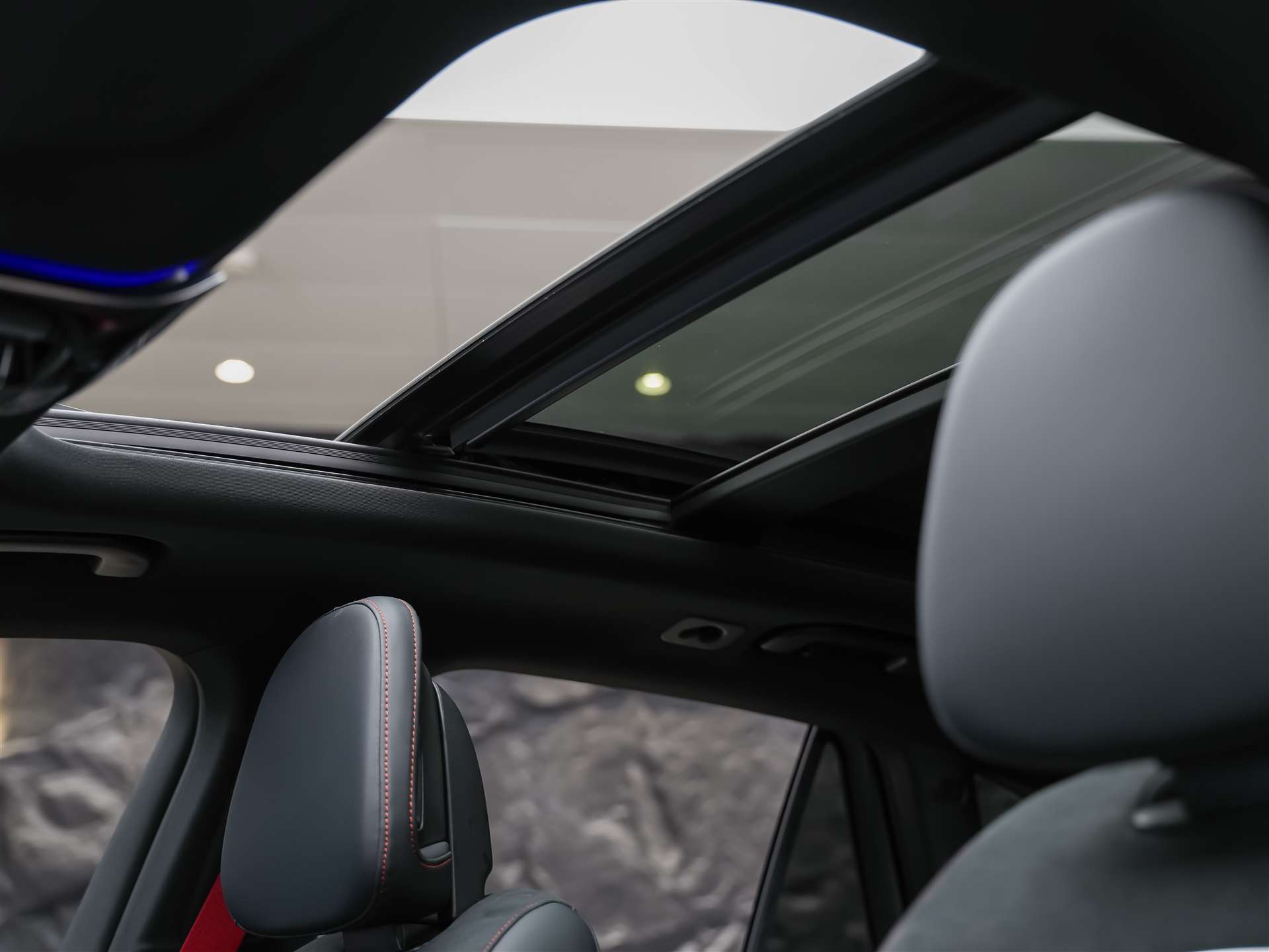 MERCEDES-BENZ GLC 43 AMG Executive Edition 4Matic 9G-Tronic *Head Up Display*Panorama*Abstandsregler*-image-12