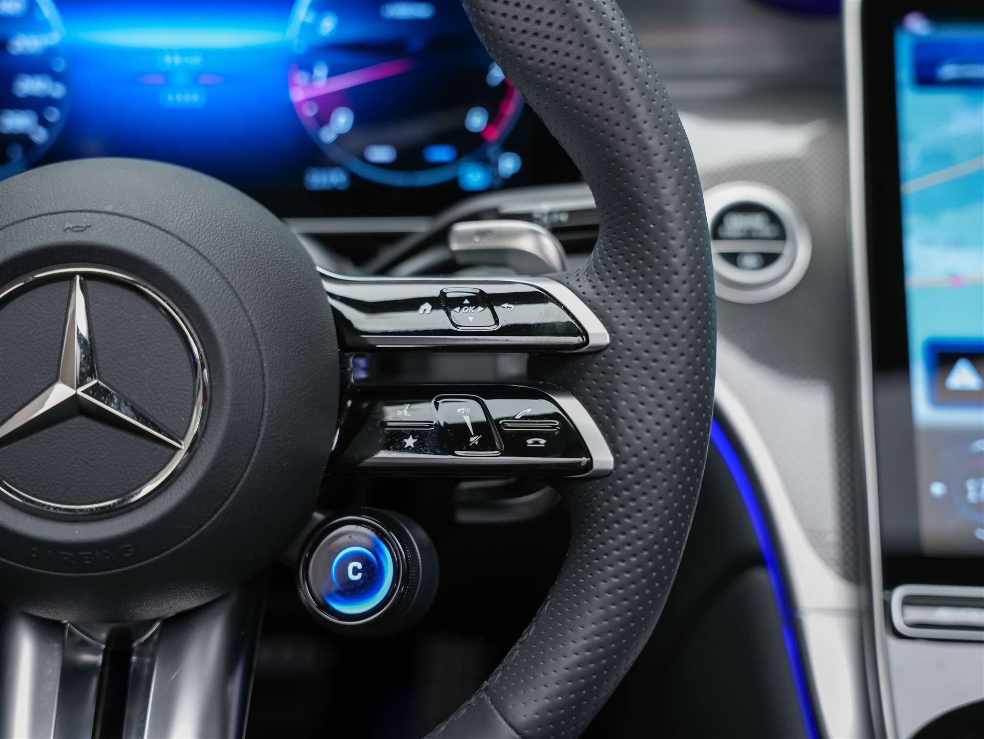 MERCEDES-BENZ GLC 43 AMG Executive Edition 4Matic 9G-Tronic *Head Up Display*Panorama*Abstandsregler*-image-30