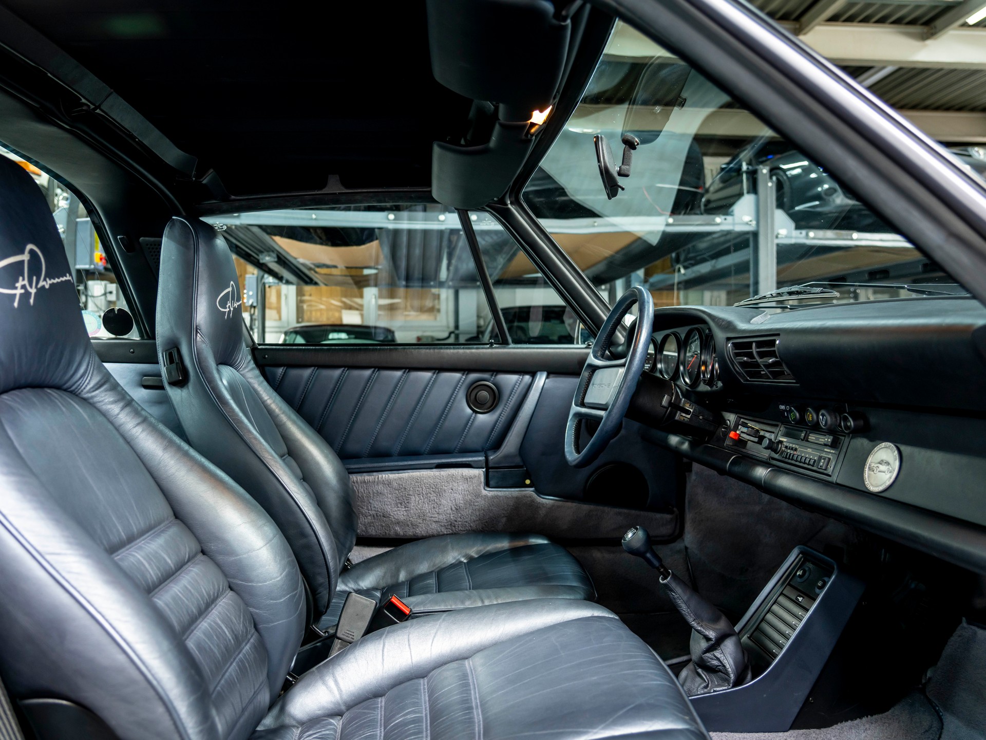 PORSCHE Carrera 3.2 Targa Jubileé 1 OF 165-image-25