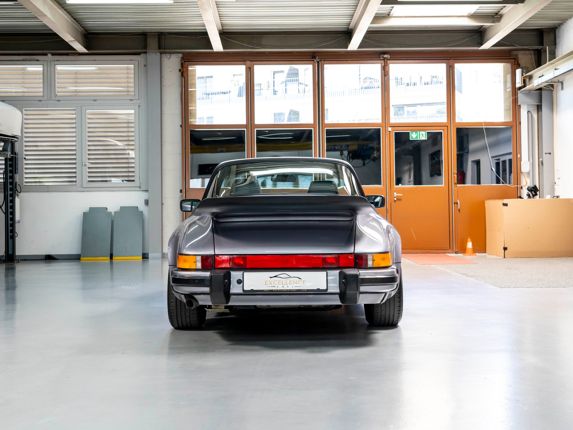 PORSCHE Carrera 3.2 Targa Jubileé 1 OF 165-image-7