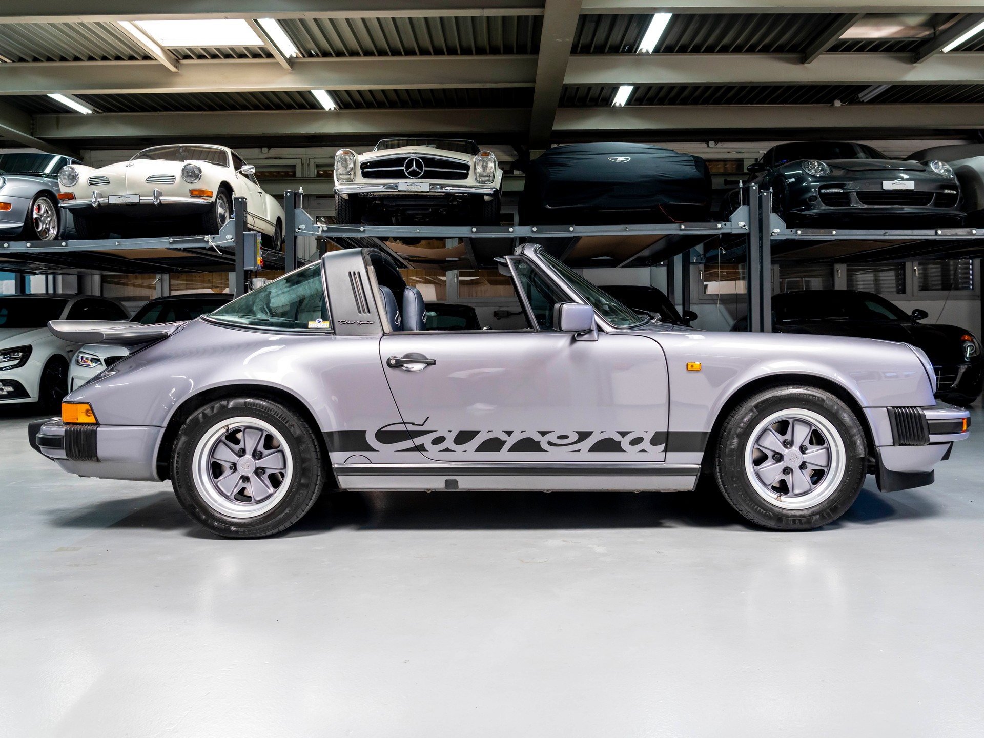 PORSCHE Carrera 3.2 Targa Jubileé 1 OF 165-image-3