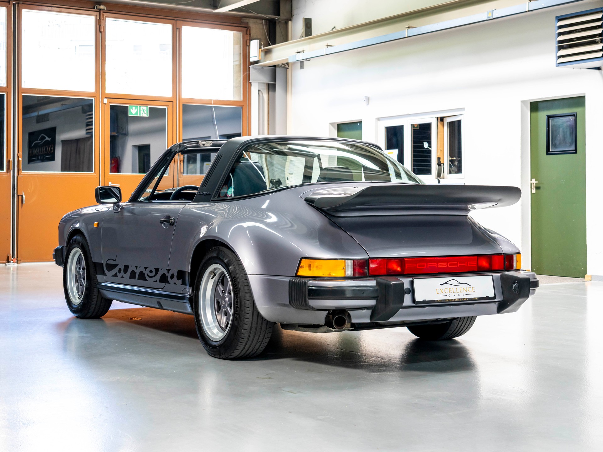 PORSCHE Carrera 3.2 Targa Jubileé 1 OF 165-image-9