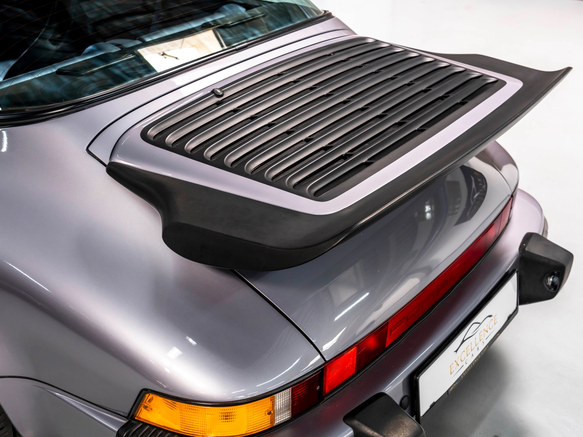 PORSCHE Carrera 3.2 Targa Jubileé 1 OF 165-image-16