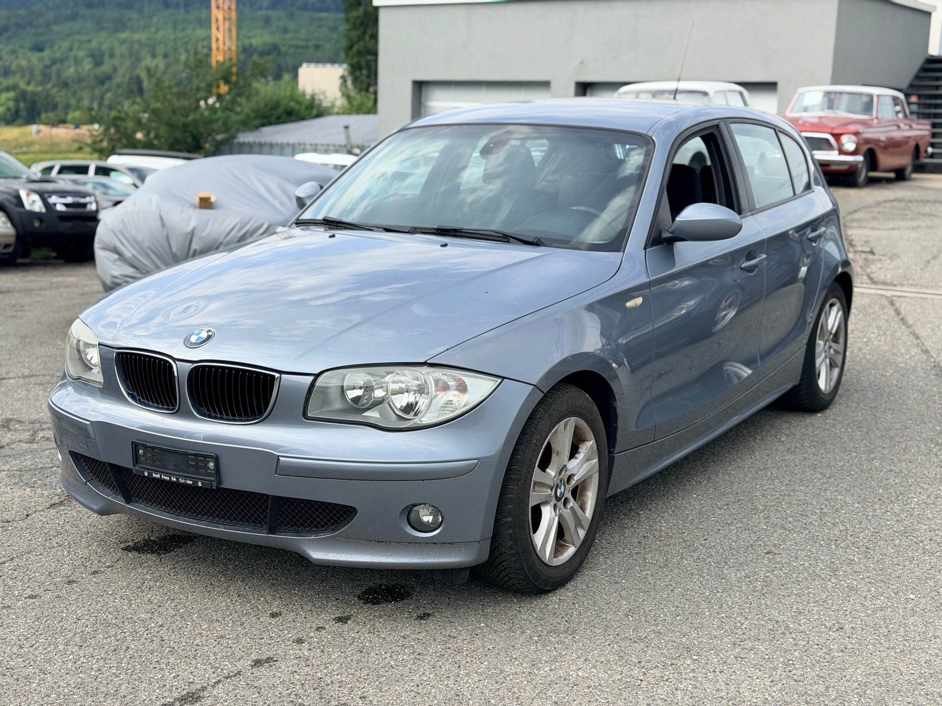 BMW 120i-image-0