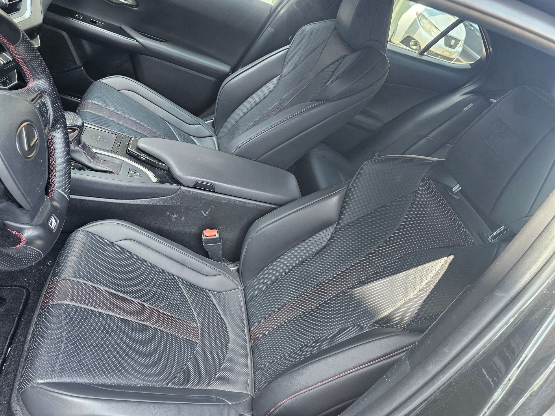 LEXUS UX 250h Excellence AWD Automatic-image-10