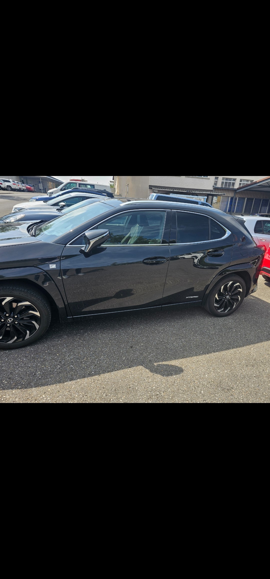LEXUS UX 250h Excellence AWD Automatic-image-3